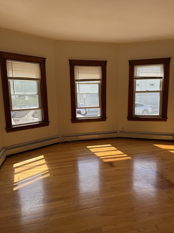 12 St Paul Ave, Norwood, Massachusetts, 2 Bedrooms Bedrooms, 4 Rooms Rooms,1 BathroomBathrooms,Residential Lease,For Rent,St Paul Ave,73430362