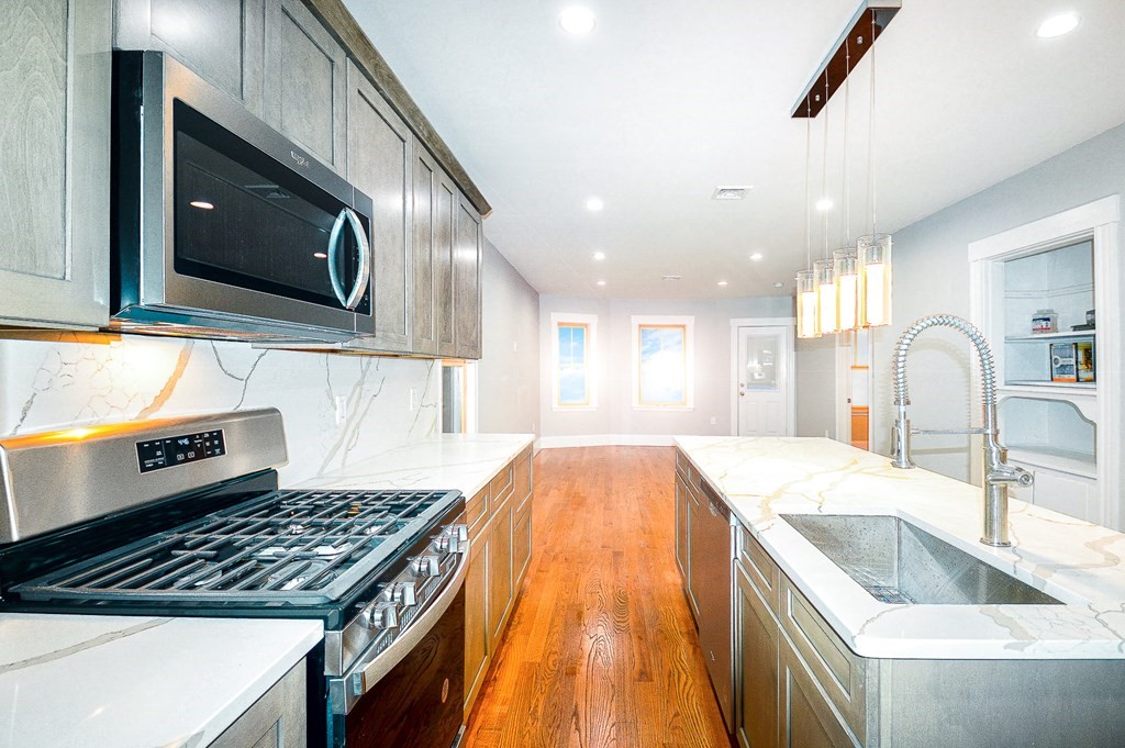 25 Firth Rd, Boston, Massachusetts, 3 Bedrooms Bedrooms, 5 Rooms Rooms,2 BathroomsBathrooms,Residential Lease,For Rent,Firth Rd,73423031