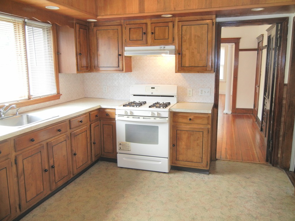 8 Pleasant Street, Boston, Massachusetts, 4 Bedrooms Bedrooms, 6 Rooms Rooms,1 BathroomBathrooms,Residential Lease,For Rent,Pleasant Street,73394013