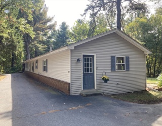 146 Central Street, Boylston, Massachusetts, 2 Bedrooms Bedrooms, 4 Rooms Rooms,1 BathroomBathrooms,Residential Lease,For Rent,Central Street,73437299