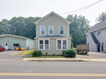 12 Crystal St, Lenox, Massachusetts, 5 Bedrooms Bedrooms, 10 Rooms Rooms,2 BathroomsBathrooms,Residential Income,For Sale,Crystal St,73415815