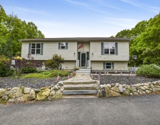 249 Chace Rd, Freetown, Massachusetts, 3 Bedrooms Bedrooms, 6 Rooms Rooms,2 BathroomsBathrooms,Residential,For Sale,Chace Rd,73379589