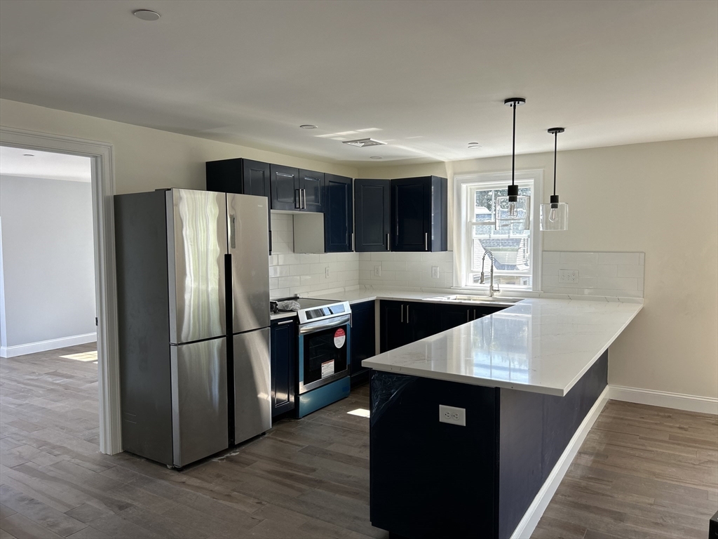 33 Colberg, Boston, Massachusetts, 2 Bedrooms Bedrooms, 5 Rooms Rooms,1 BathroomBathrooms,Residential Lease,For Rent,Colberg,73430244