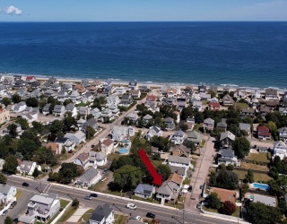 566 Nantasket Ave, Hull, Massachusetts, 4 Bedrooms Bedrooms, 10 Rooms Rooms,2 BathroomsBathrooms,Residential Income,For Sale,Nantasket Ave,73434856