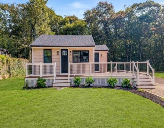 109 Ebony Street, Fairhaven, Massachusetts, 2 Bedrooms Bedrooms, 4 Rooms Rooms,1 BathroomBathrooms,Residential,For Sale,Ebony Street,73424404