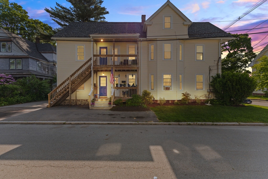 85 Richards, North Attleboro, Massachusetts, 4 Bedrooms Bedrooms, 14 Rooms Rooms,2 BathroomsBathrooms,Residential Income,For Sale,Richards,73385821