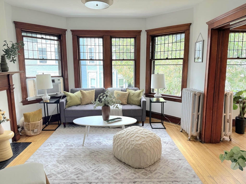 2 Clinton Street, Cambridge, Massachusetts, 2 Bedrooms Bedrooms, 5 Rooms Rooms,1 BathroomBathrooms,Residential Lease,For Rent,Clinton Street,73424432