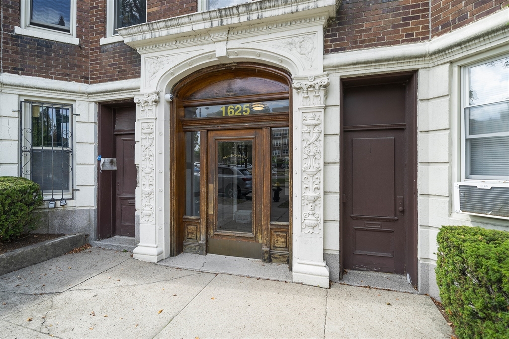 1625 Commonwealth Ave, Boston, Massachusetts, 1 Bedroom Bedrooms, 3 Rooms Rooms,1 BathroomBathrooms,Residential Lease,For Rent,Commonwealth Ave,73437071