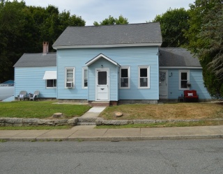 32-34 Elm St, Uxbridge, Massachusetts, 6 Bedrooms Bedrooms, 10 Rooms Rooms,2 BathroomsBathrooms,Residential Income,For Sale,Elm St,73419714