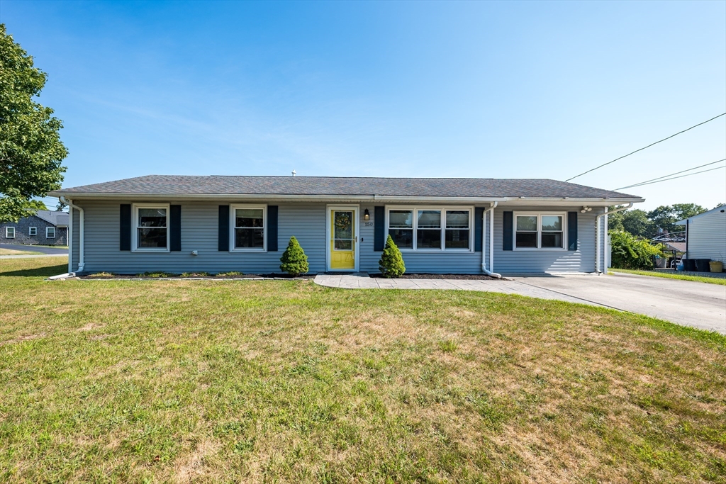 150 Townsend St, New Bedford, Massachusetts, 3 Bedrooms Bedrooms, 6 Rooms Rooms,1.5 BathroomsBathrooms,Residential,For Sale,Townsend St,73411747