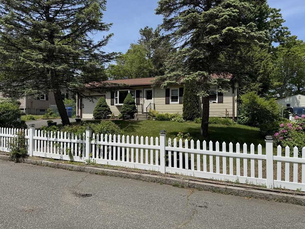 124 Sierra Vista, Springfield, Massachusetts, 3 Bedrooms Bedrooms, 5 Rooms Rooms,1 BathroomBathrooms,Residential,For Sale,Sierra Vista,73382378