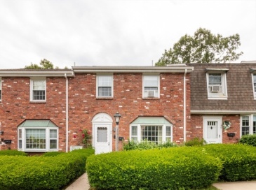 42 Queensboro Ct, Norwood, Massachusetts, 3 Bedrooms Bedrooms, 5 Rooms Rooms,2 BathroomsBathrooms,Residential,For Sale,Queensboro Ct,73400043