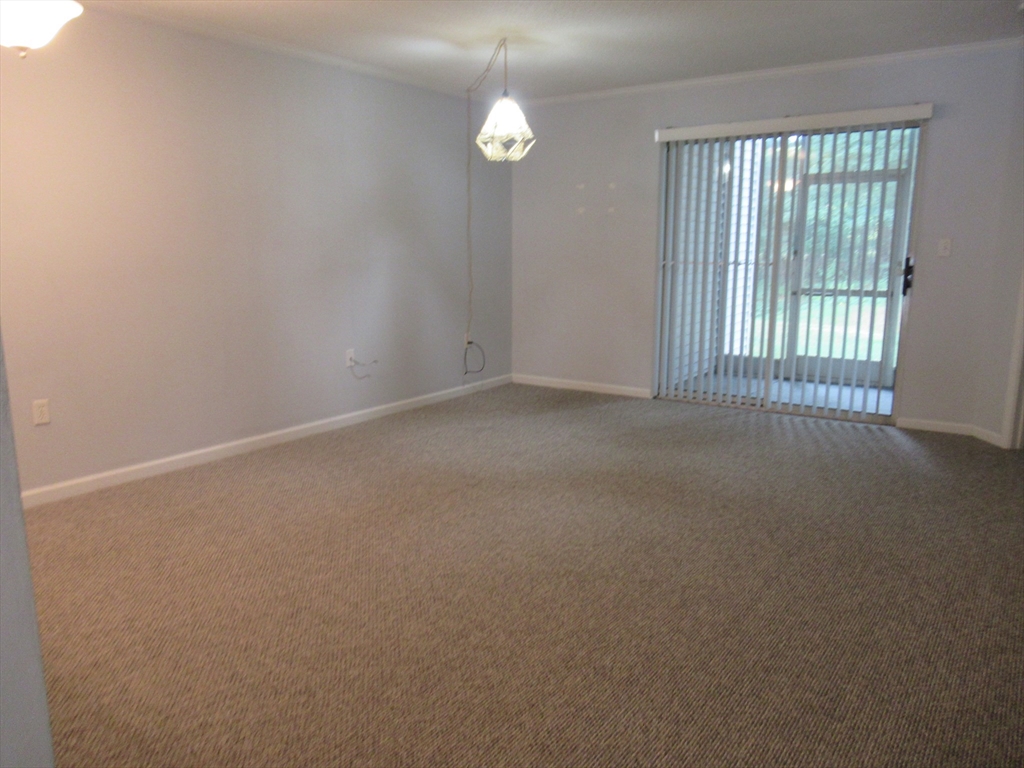 102 Park Place, Raynham, Massachusetts, 2 Bedrooms Bedrooms, 4 Rooms Rooms,1.5 BathroomsBathrooms,Residential Lease,For Rent,Park Place,73437463