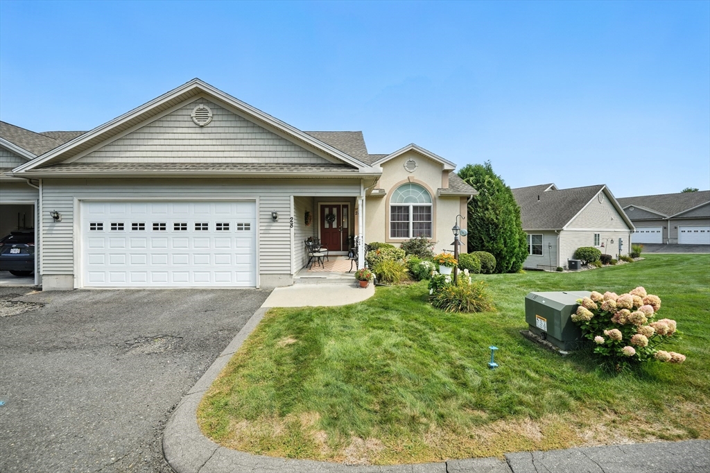 46 Palmer Rd, Monson, Massachusetts, 2 Bedrooms Bedrooms, 4 Rooms Rooms,2.5 BathroomsBathrooms,Residential,For Sale,Palmer Rd,73421691