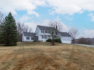 14 Carpenter Hill Rd, Mendon, Massachusetts, 2 Bedrooms Bedrooms, 6 Rooms Rooms,1.5 BathroomsBathrooms,Residential,For Sale,Carpenter Hill Rd,73359614