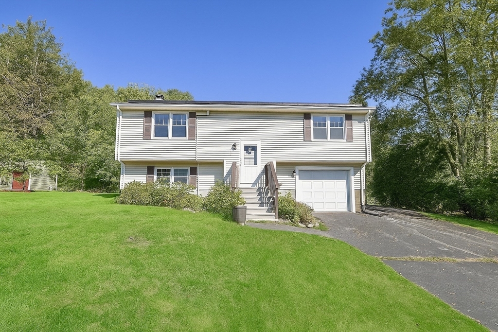 20 Marcam Village Rd, Oxford, Massachusetts, 2 Bedrooms Bedrooms, 4 Rooms Rooms,2 BathroomsBathrooms,Residential,For Sale,Marcam Village Rd,73425997