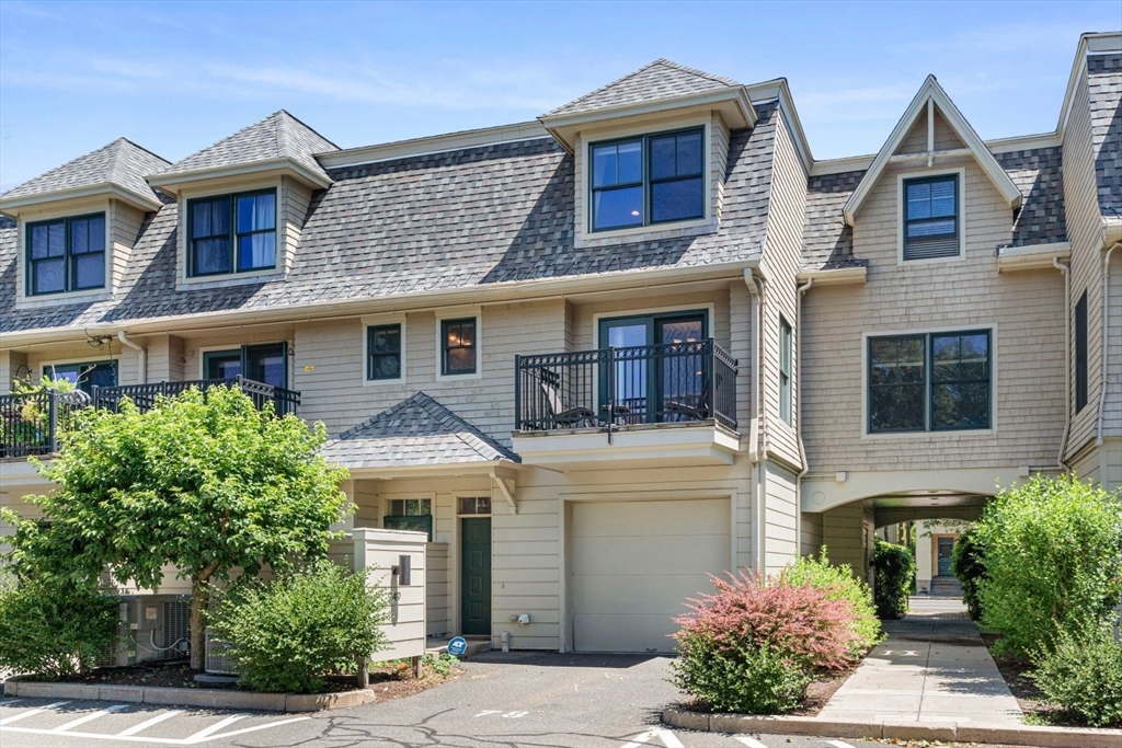 249 Cypress Street, Brookline, Massachusetts, 3 Bedrooms Bedrooms, 7 Rooms Rooms,3.5 BathroomsBathrooms,Residential Lease,For Rent,Cypress Street,73398972