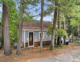 68 Lake Avenue, Leicester, Massachusetts, 2 Bedrooms Bedrooms, 4 Rooms Rooms,1 BathroomBathrooms,Residential,For Sale,Lake Avenue,73414720