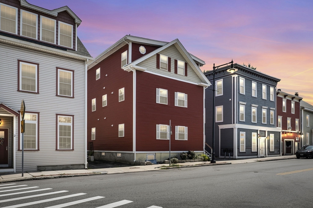 89 Bridge St, Salem, Massachusetts, 4 Bedrooms Bedrooms, 7 Rooms Rooms,2.5 BathroomsBathrooms,Residential,For Sale,Bridge St,73411085