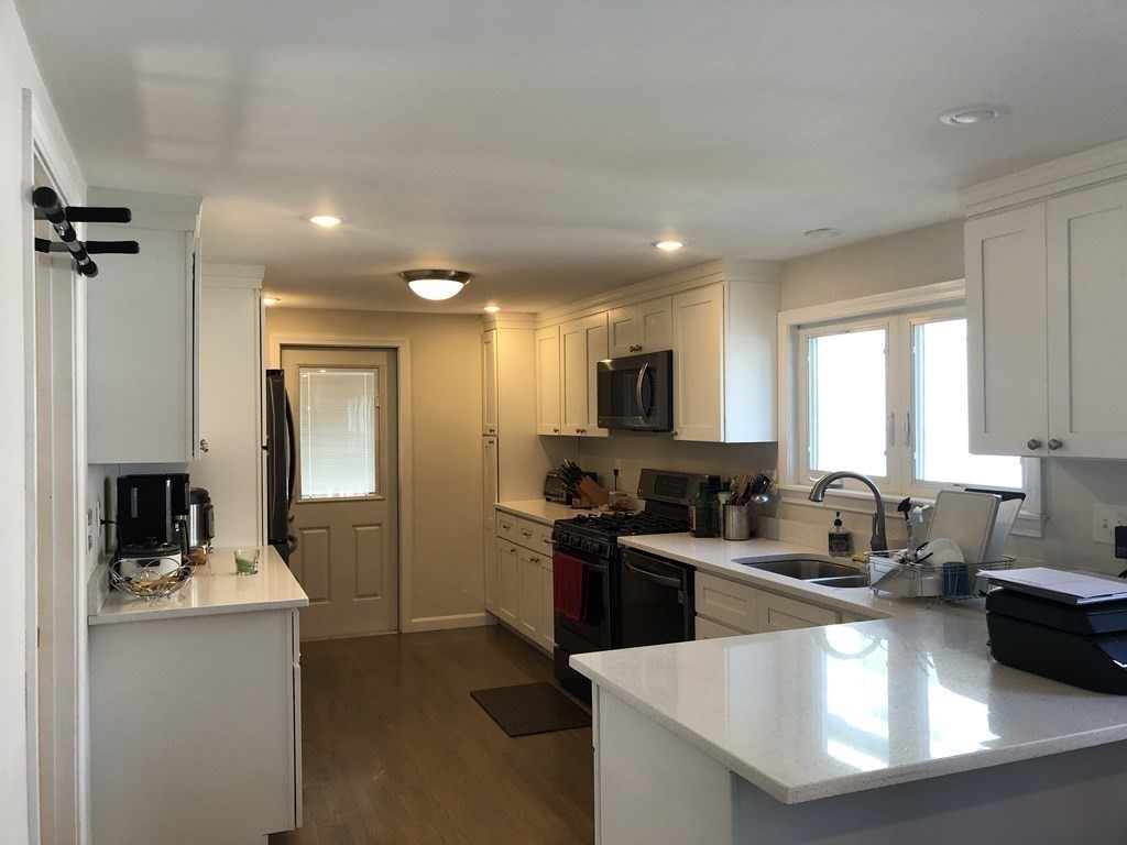 20 Marble Street, Stoneham, Massachusetts, 2 Bedrooms Bedrooms, 4 Rooms Rooms,2 BathroomsBathrooms,Residential Lease,For Rent,Marble Street,73423034