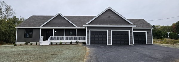 126 Elm St, Uxbridge, Massachusetts, 3 Bedrooms Bedrooms, 9 Rooms Rooms,2 BathroomsBathrooms,Residential,For Sale,Elm St,73268532