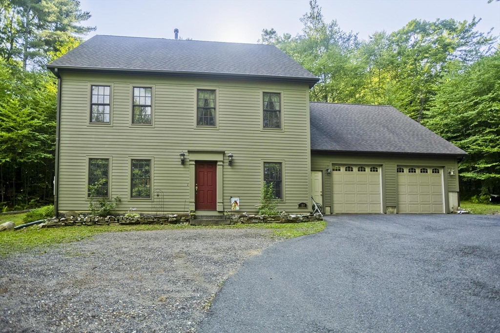 197 Bumstead Rd, Monson, Massachusetts, 3 Bedrooms Bedrooms, 7 Rooms Rooms,2.5 BathroomsBathrooms,Residential,For Sale,Bumstead Rd,73398587