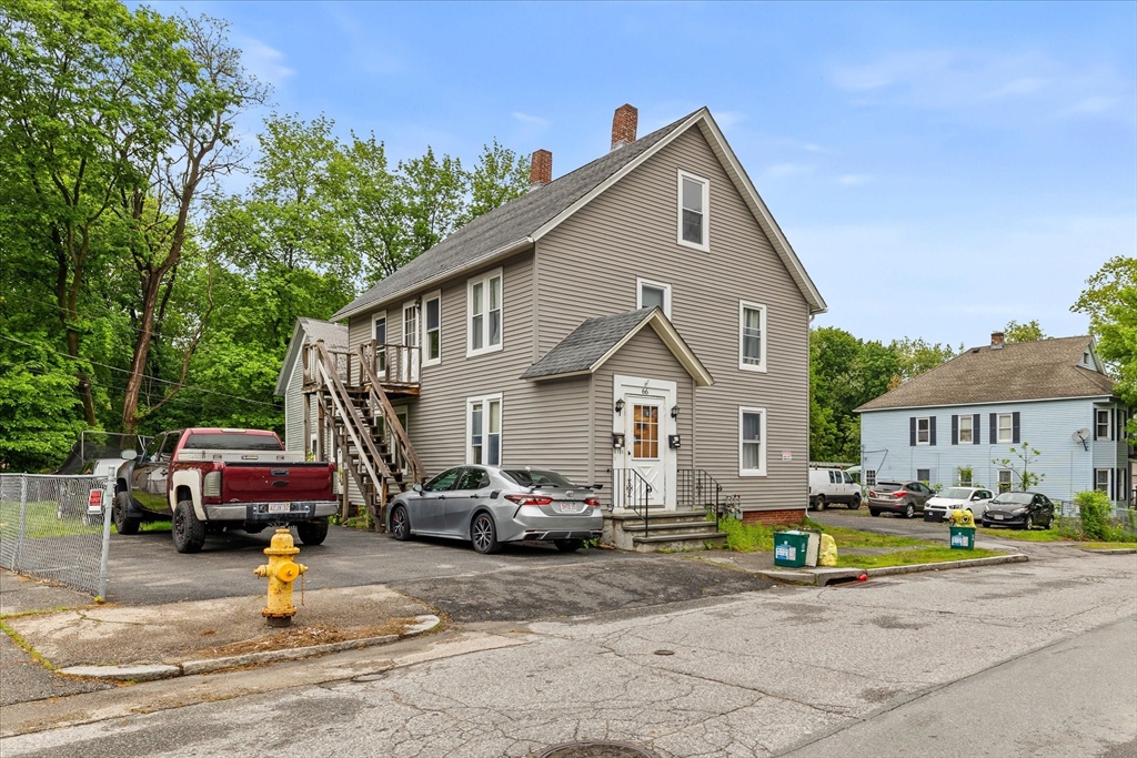 66 Fairfield St, Worcester, Massachusetts, 6 Bedrooms Bedrooms, 12 Rooms Rooms,2 BathroomsBathrooms,Residential Income,For Sale,Fairfield St,73377156