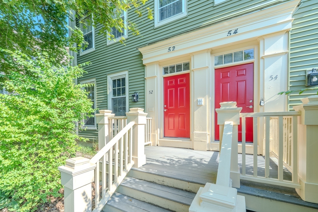 52 Summer St, Haverhill, Massachusetts, 1 Bedroom Bedrooms, 4 Rooms Rooms,2 BathroomsBathrooms,Residential,For Sale,Summer St,73411741