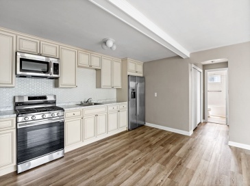 100 Magnolia Ave, Lynn, Massachusetts, 1 Bedroom Bedrooms, 3 Rooms Rooms,1 BathroomBathrooms,Residential,For Sale,Magnolia Ave,73410626