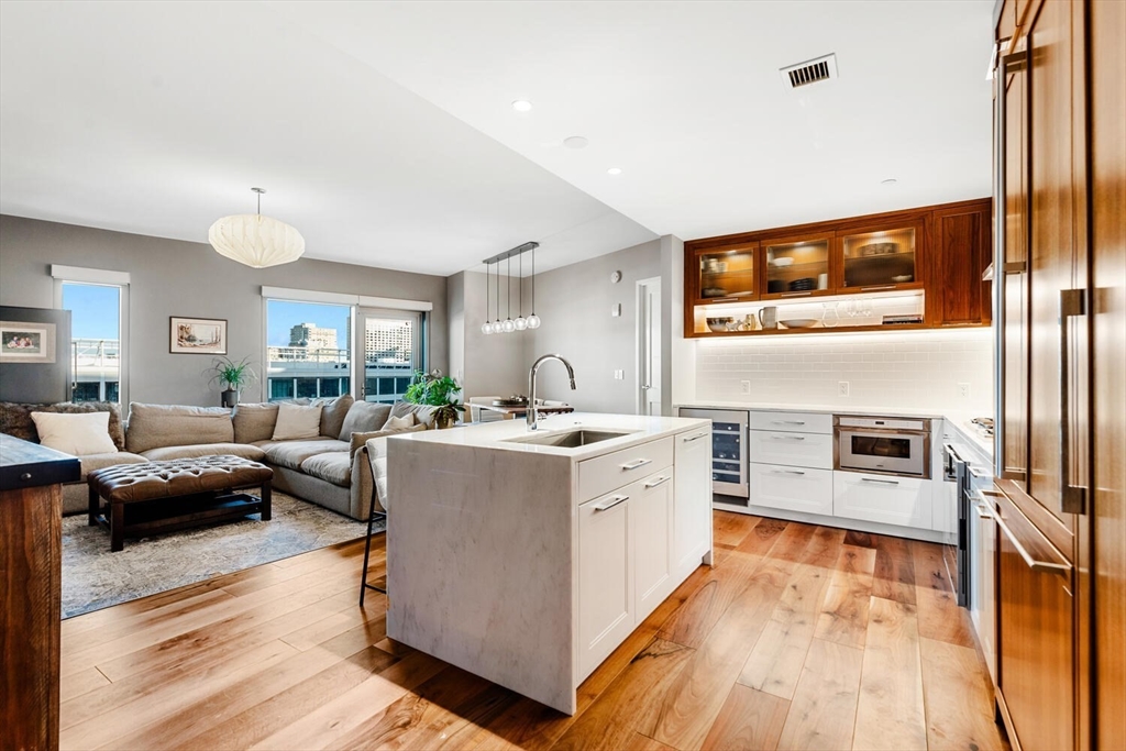 300 Pier 4 Blvd, Boston, Massachusetts, 2 Bedrooms Bedrooms, 4 Rooms Rooms,2.5 BathroomsBathrooms,Residential,For Sale,Pier 4 Blvd,73345473