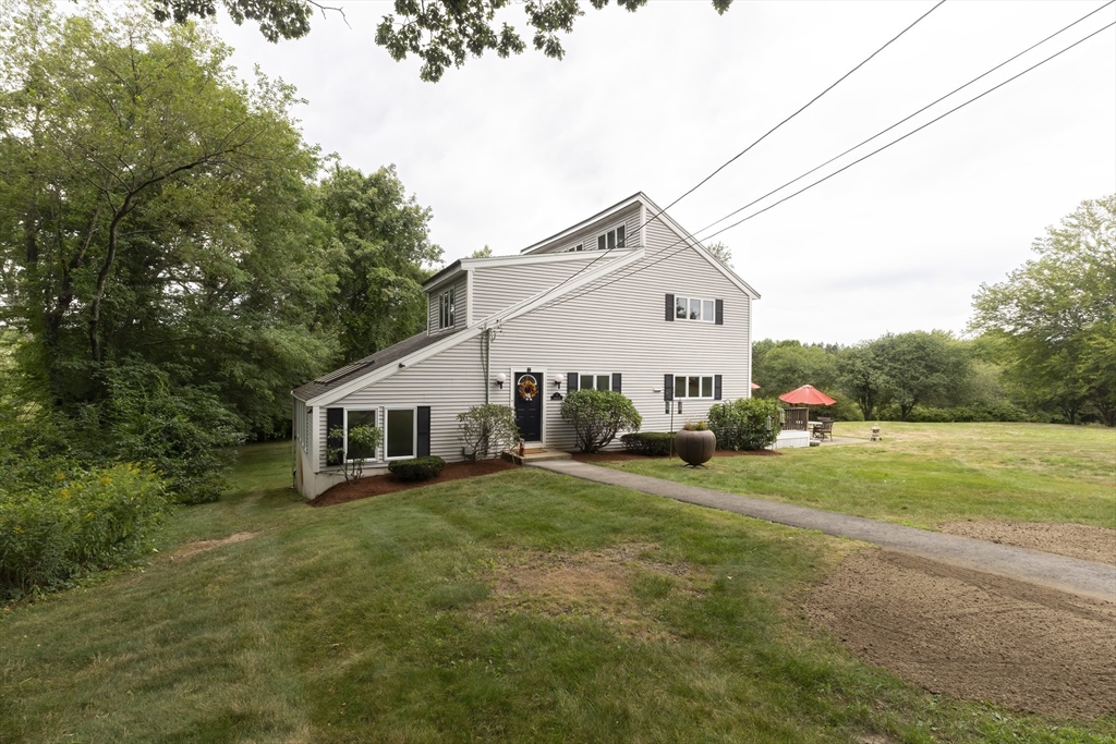 7 Johnson Rd, Southborough, Massachusetts, 3 Bedrooms Bedrooms, 5 Rooms Rooms,2 BathroomsBathrooms,Residential,For Sale,Johnson Rd,73419796