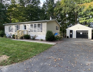 109 Depot St, Bernardston, Massachusetts, 2 Bedrooms Bedrooms, 4 Rooms Rooms,2 BathroomsBathrooms,Residential,For Sale,Depot St,73432648