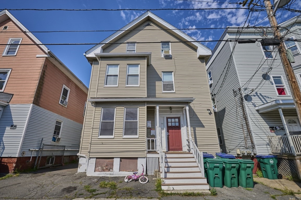 19 Whittier Street, Lynn, Massachusetts, 2 Bedrooms Bedrooms, 6 Rooms Rooms,1 BathroomBathrooms,Residential Lease,For Rent,Whittier Street,73419013