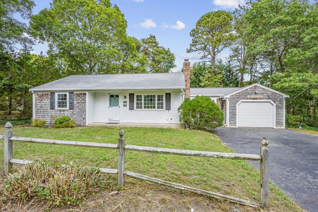 16 Dunstable Cross Rd, Dennis, Massachusetts, 2 Bedrooms Bedrooms, 5 Rooms Rooms,1 BathroomBathrooms,Residential,For Sale,Dunstable Cross Rd,73428430