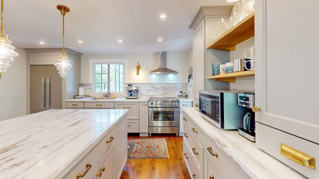 49 Ripley Rd, Medford, Massachusetts, 3 Bedrooms Bedrooms, 8 Rooms Rooms,2.5 BathroomsBathrooms,Residential Lease,For Rent,Ripley Rd,73426957