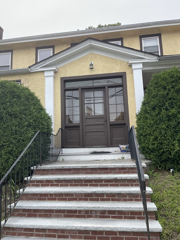 146 School Street, Watertown, Massachusetts, 3 Bedrooms Bedrooms, 6 Rooms Rooms,1.5 BathroomsBathrooms,Residential Lease,For Rent,School Street,73414969