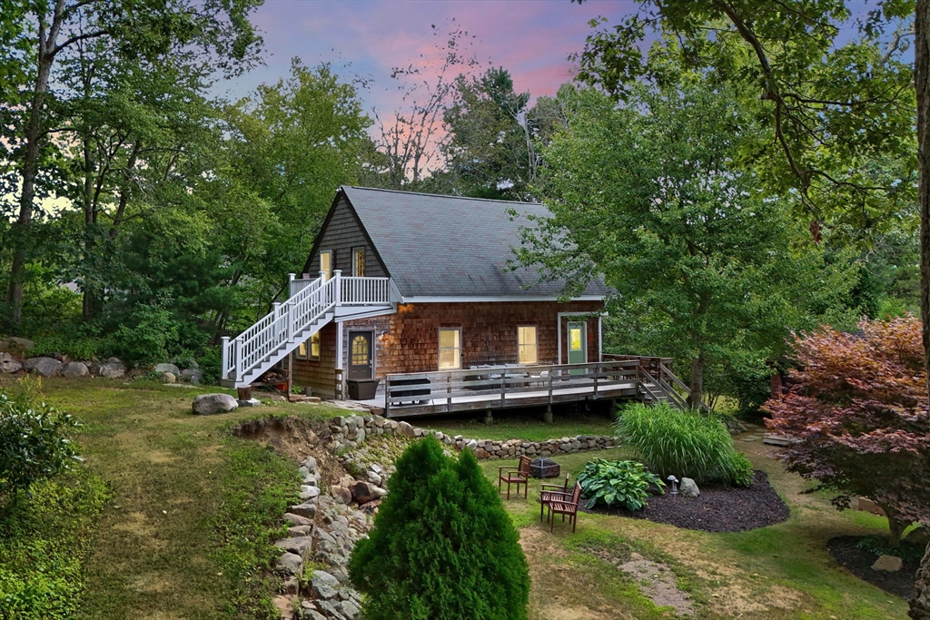 42 Englewood Rd, Gloucester, Massachusetts, 2 Bedrooms Bedrooms, 5 Rooms Rooms,2 BathroomsBathrooms,Residential,For Sale,Englewood Rd,73431191