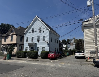 72 3rd Street, Lowell, Massachusetts, 5 Bedrooms Bedrooms, 11 Rooms Rooms,3 BathroomsBathrooms,Residential Income,For Sale,3rd Street,73417527