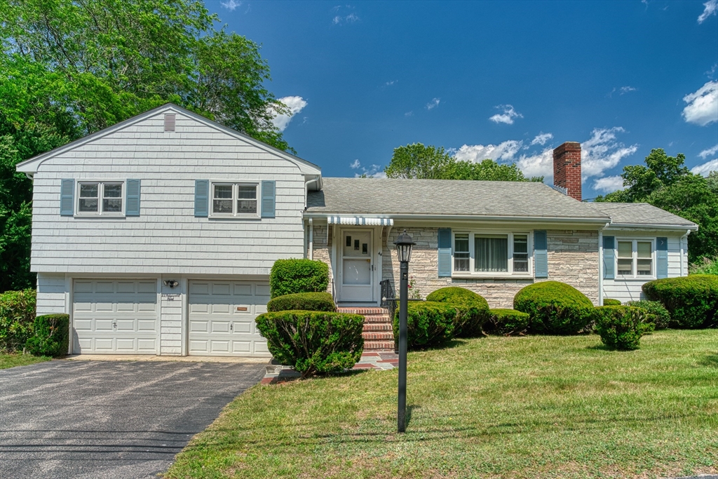 44 Ridgewood Rd, Milton, Massachusetts, 3 Bedrooms Bedrooms, 6 Rooms Rooms,2 BathroomsBathrooms,Residential,For Sale,Ridgewood Rd,73396975