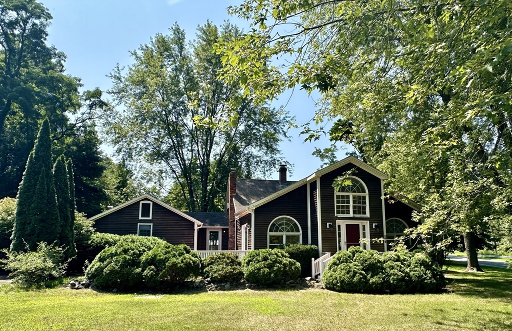 324 South Silver Lane, Sunderland, Massachusetts, 4 Bedrooms Bedrooms, 8 Rooms Rooms,3.5 BathroomsBathrooms,Residential,For Sale,South Silver Lane,73429299