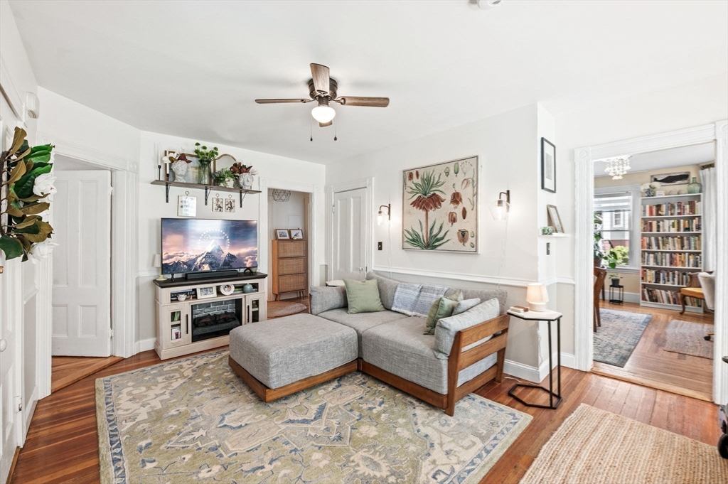 20 Willow Ave, Salem, Massachusetts, 2 Bedrooms Bedrooms, 5 Rooms Rooms,1 BathroomBathrooms,Residential,For Sale,Willow Ave,73411373