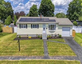 98 Quail Hollow Rd, Cranston, Rhode Island, 3 Bedrooms Bedrooms, 5 Rooms Rooms,1 BathroomBathrooms,Residential,For Sale,Quail Hollow Rd,73403358