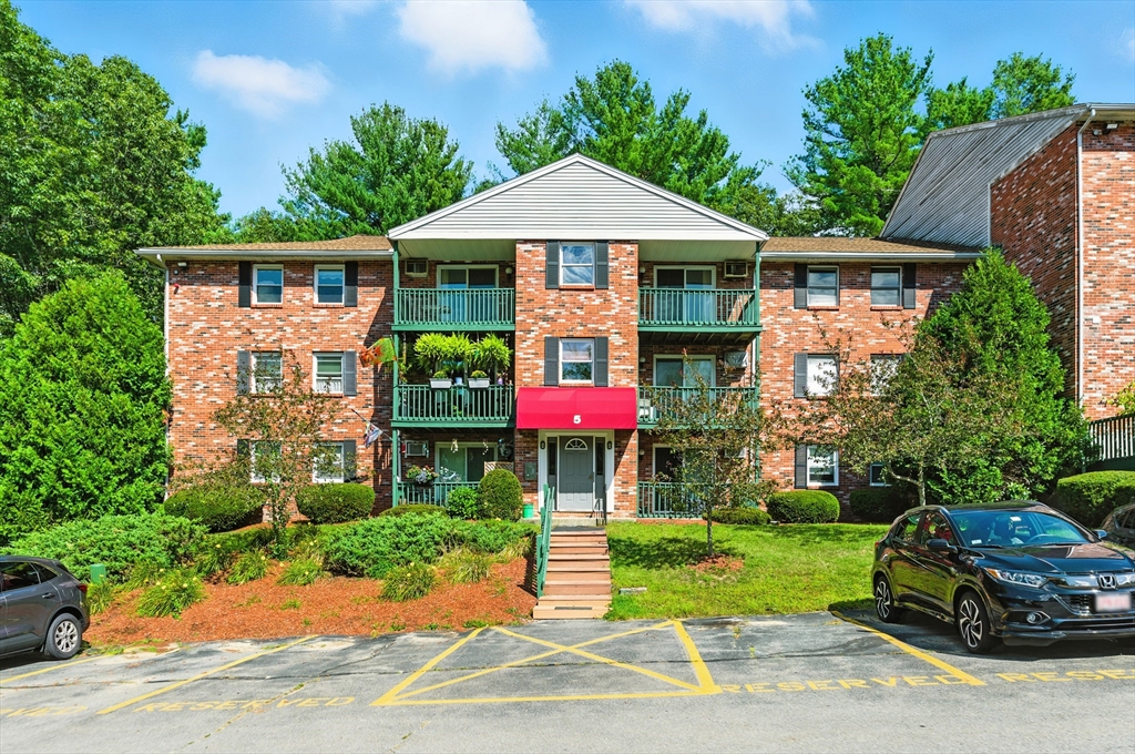 75 Huntoon Memorial Highway, Leicester, Massachusetts, 2 Bedrooms Bedrooms, 4 Rooms Rooms,1 BathroomBathrooms,Residential,For Sale,Huntoon Memorial Highway,73426288