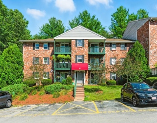 75 Huntoon Memorial Highway, Leicester, Massachusetts, 2 Bedrooms Bedrooms, 4 Rooms Rooms,1 BathroomBathrooms,Residential,For Sale,Huntoon Memorial Highway,73426288