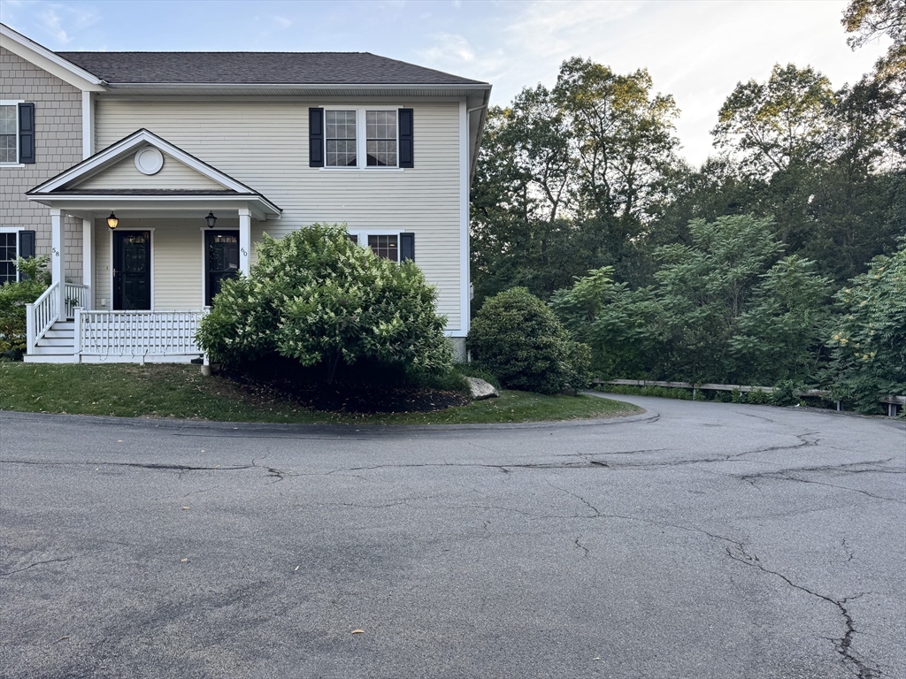60 Pyburn Rd, Lynnfield, Massachusetts, 3 Bedrooms Bedrooms, 6 Rooms Rooms,2.5 BathroomsBathrooms,Residential Lease,For Rent,Pyburn Rd,73409875