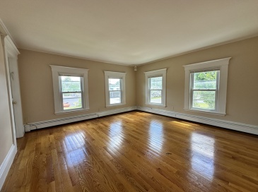 164 W Central Street, Natick, Massachusetts, 2 Bedrooms Bedrooms, 4 Rooms Rooms,1 BathroomBathrooms,Residential Lease,For Rent,W Central Street,73383901