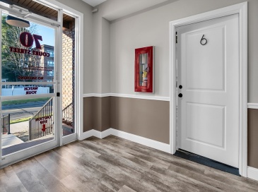 70 Court Street, Westfield, Massachusetts, 2 Bedrooms Bedrooms, 4 Rooms Rooms,1 BathroomBathrooms,Residential Lease,For Rent,Court Street,73423801