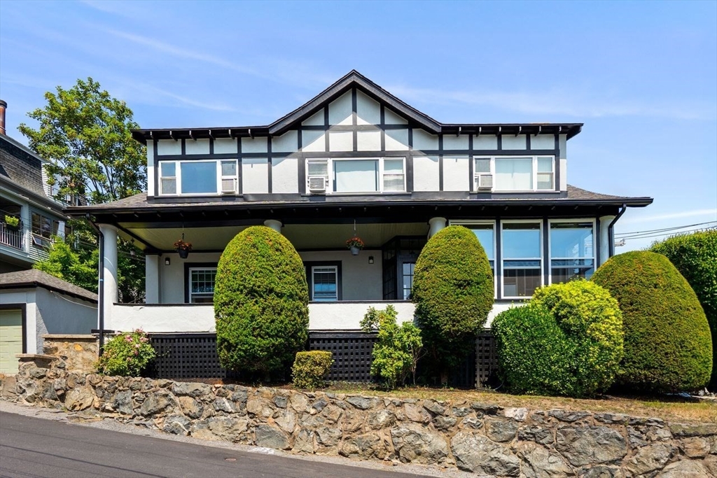 106 Rockland St, Swampscott, Massachusetts, 5 Bedrooms Bedrooms, 12 Rooms Rooms,3 BathroomsBathrooms,Residential Income,For Sale,Rockland St,73416910