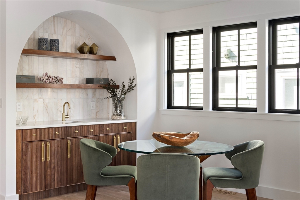 359 Walden St, Cambridge, Massachusetts, 3 Bedrooms Bedrooms, 7 Rooms Rooms,3.5 BathroomsBathrooms,Residential,For Sale,Walden St,73399729