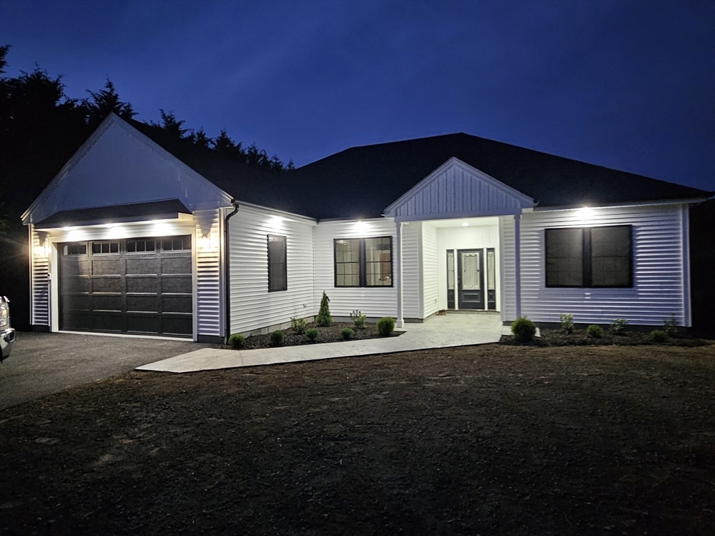 2 Mackady Court, Westport, Massachusetts, 3 Bedrooms Bedrooms, 6 Rooms Rooms,2.5 BathroomsBathrooms,Residential,For Sale,Mackady Court,73432161